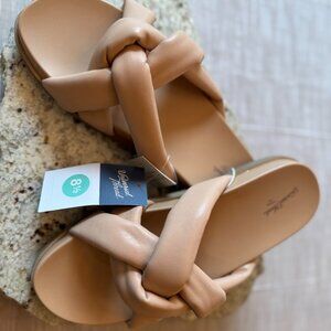 NWT Tan Fashion Slides With Adorable Weave Design - Sz. 8.5